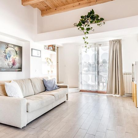 Attico Trilocale In Zona Farnesina Apartment Rome Bagian luar foto